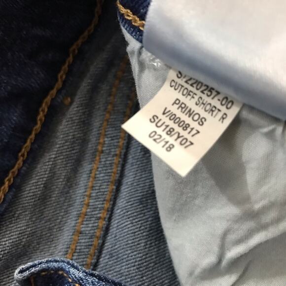 Old Navy Boyfriend Seamed Cutoff Denim Jean Shorts Dark wash stretch Cutoffs 8 - Picture 11 of 11